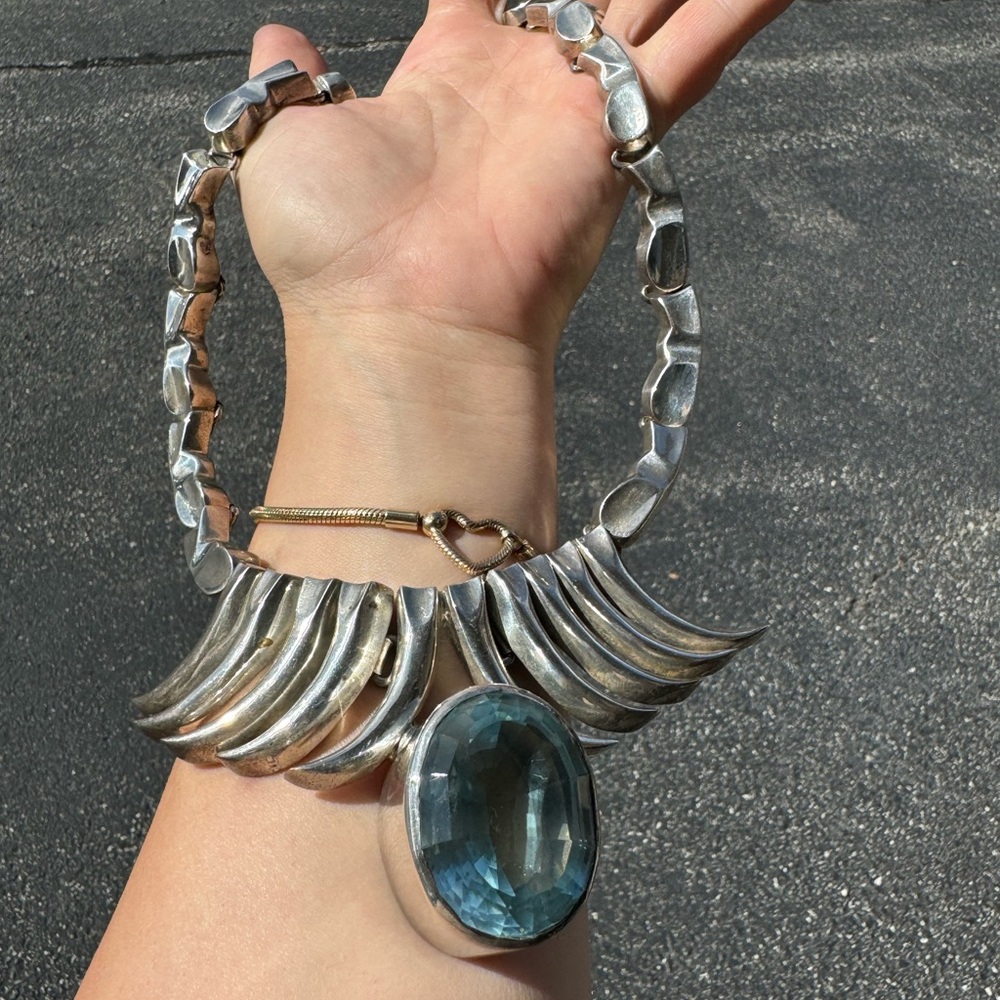 MEXICAN MODERNIST STERLING SILVER NECKLACE, MID 20th London Blue Topaz 399g - Picture 11 of 15